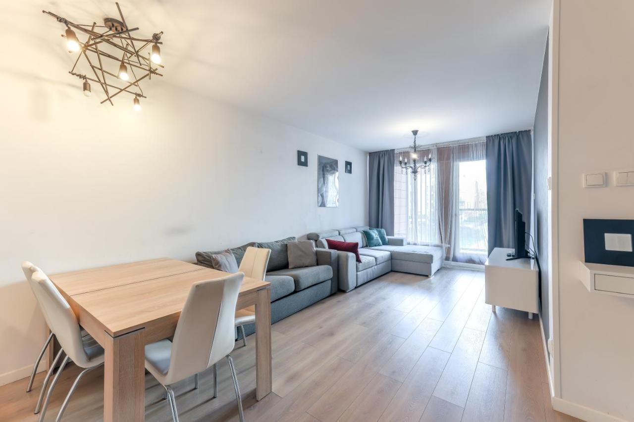 Apartmate Spacious Apartment With Balcony Oldtown For 6 People Gdansk Ngoại thất bức ảnh