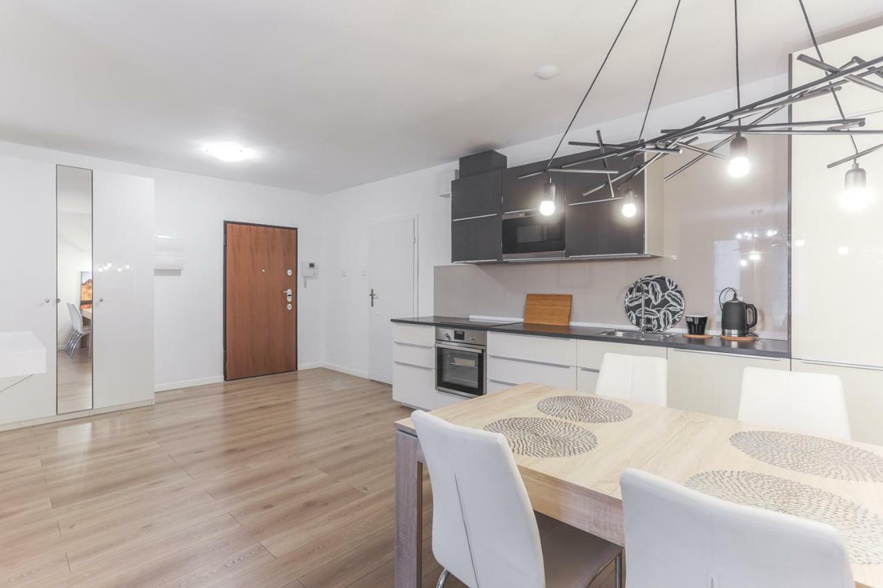 Apartmate Spacious Apartment With Balcony Oldtown For 6 People Gdansk Ngoại thất bức ảnh