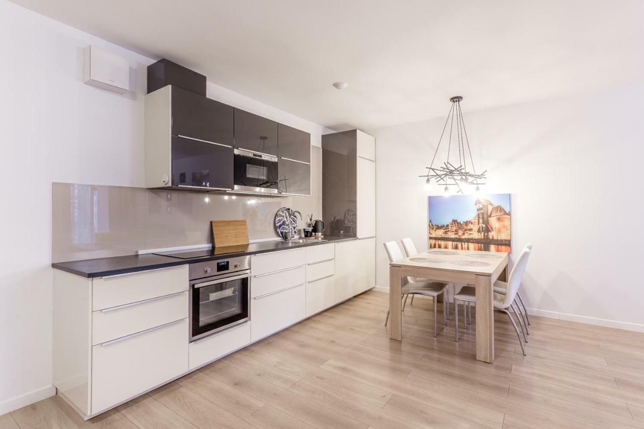 Apartmate Spacious Apartment With Balcony Oldtown For 6 People Gdansk Ngoại thất bức ảnh